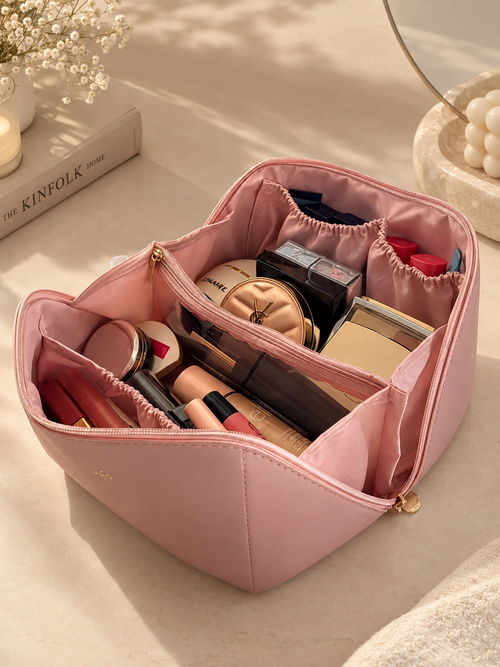 Divaura LuxePouch™ — Premium Leather Makeup Pouch
